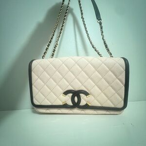 CC Filigree Flap bag in light beige/pink caviar leather with a black trim
